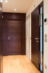 porta a battente stile moderno in rovere tinto design fc arredamenti