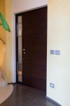 porta a battente stile moderno in rovere tinto design fc arredamenti